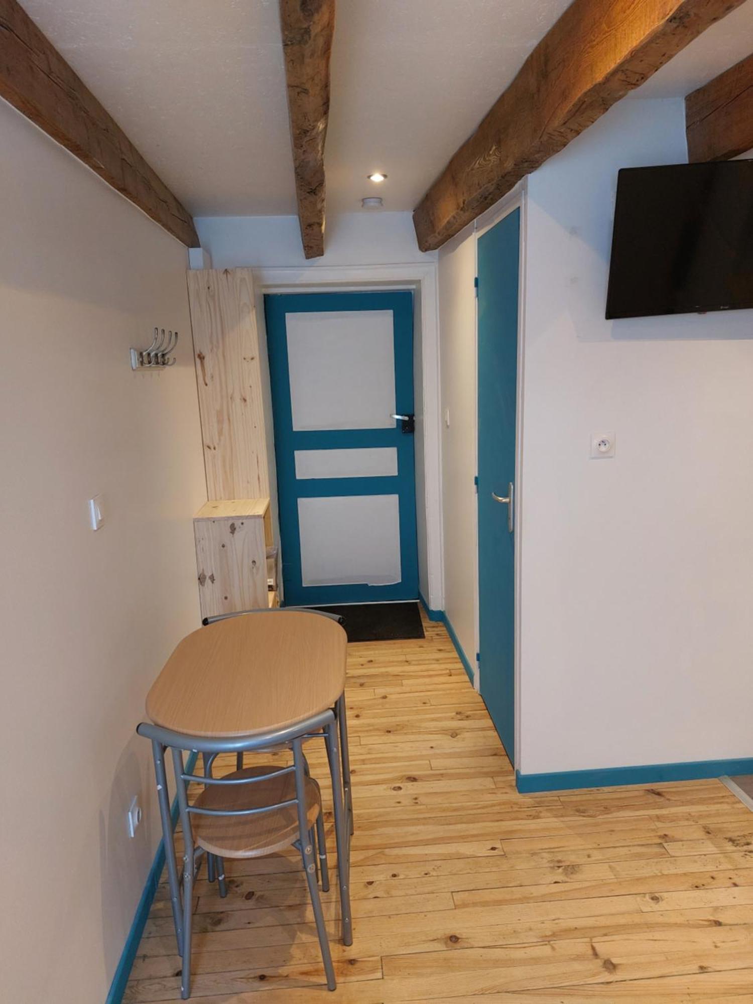 Studio Refait A Neuf Clos Saint Genest Manzat Εξωτερικό φωτογραφία
