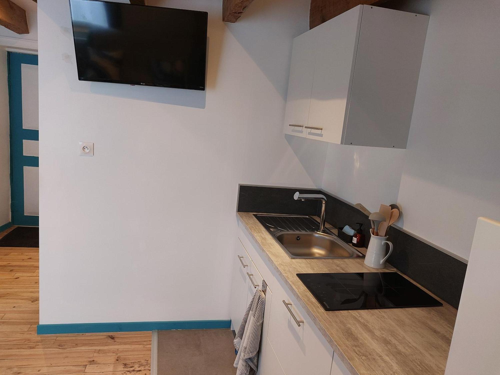Studio Refait A Neuf Clos Saint Genest Manzat Εξωτερικό φωτογραφία